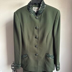 John Meyer Of Norwich Elegant Set of 2Pc Beaded Jacked Skirt Suit  Sz 8